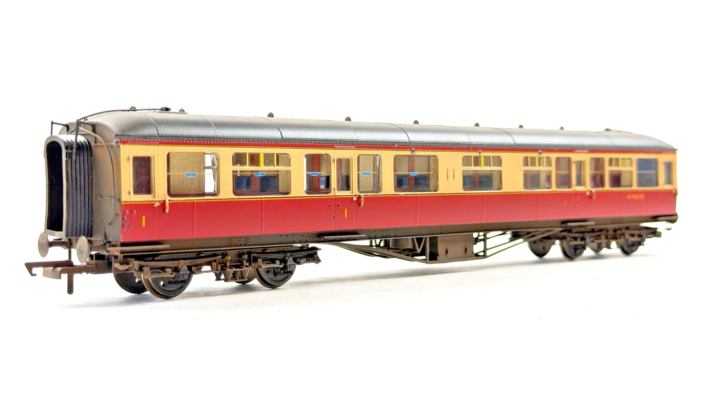 LARRY GODDARD/HORNBY 00 GAUGE DIA.E165 CRIMSON CREAM COACH W7262W