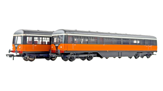 SILVER FOX MODELS OO GAUGE - IRISH RAIL ORANGE AEC CLASS 600 RAILCAR 2 CAR SET