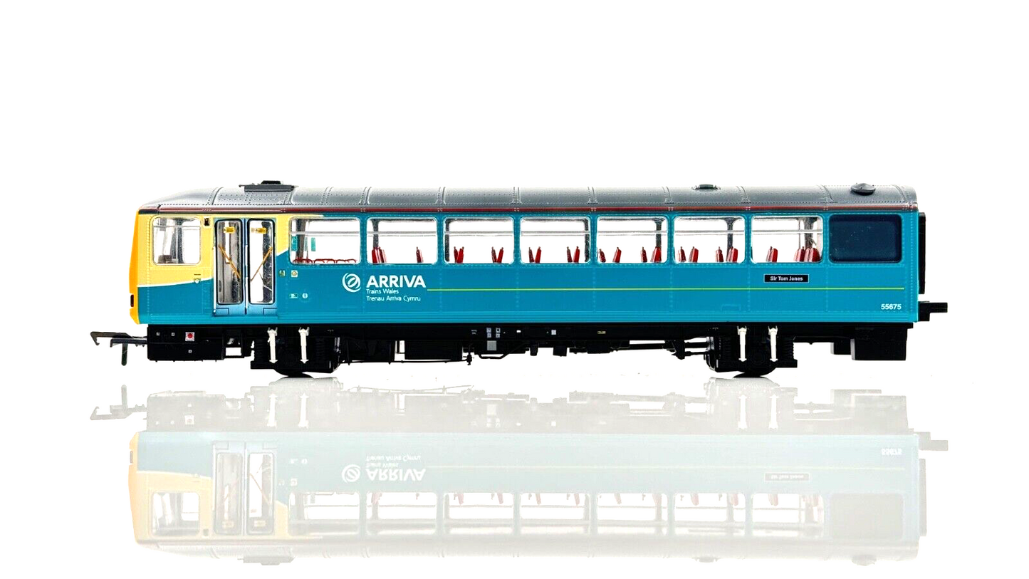 REALTRACK MODELS 00 GAUGE - RT143-212 - CLASS 143 DMU 2 CAR ARRIVA TRAINS WALES