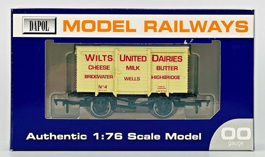 DAPOL 00 GAUGE - 'WILTS UNITED DAIRIES' NO.4 VENT VAN (BURNHAM DMRC LIMITED ED)