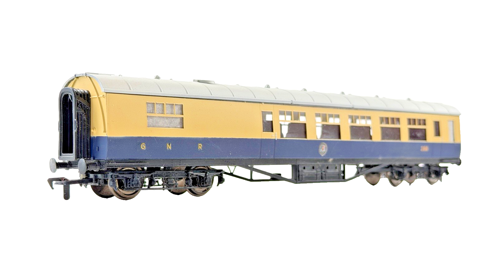 SILVER FOX MODELS OO GAUGE - GNRI NORTHERN IRISH RAIL CREAM/BLUE B8 COACH 266