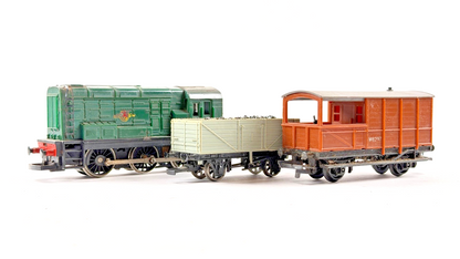 HORNBY OO GAUGE BR GREEN CLASS 08 DIESEL SHUNTER 13012 & WAGON RAKE UNBOXED