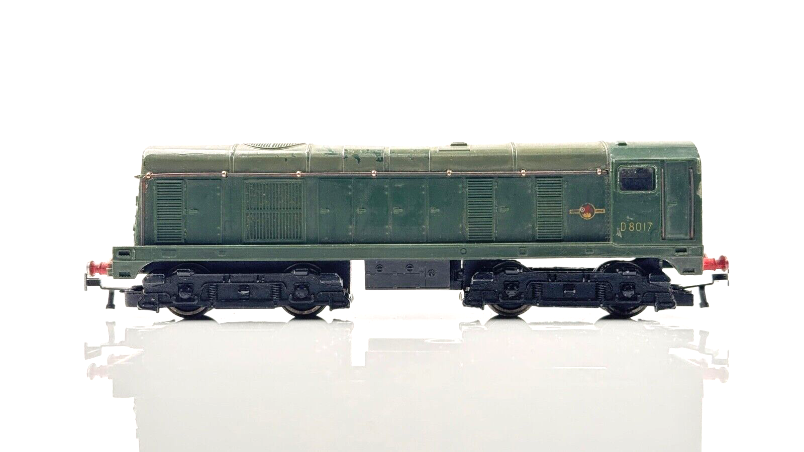 WRENN 00 GAUGE - CLASS 20 DIESEL BR GREEN D8017 - DUMMY NO MOTOR UNBOXED