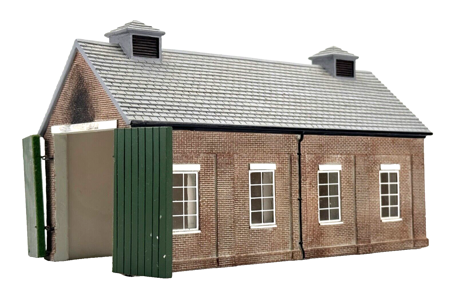 HORNBY 00 GAUGE SKALEDALE - R9667 - GWR GREAT WESTERN ENGINE SHED - UNBOXED