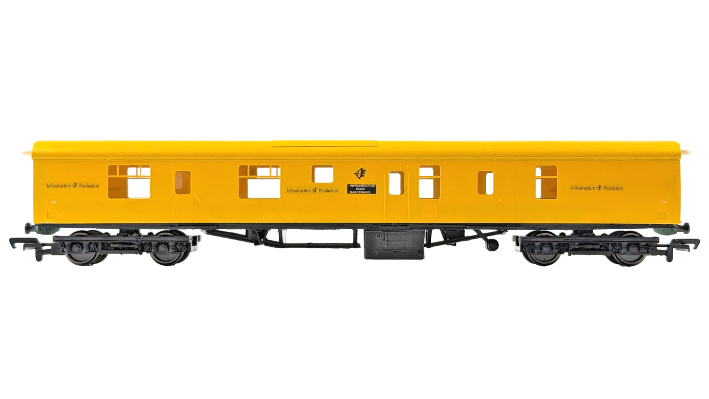 SILVER FOX MODELS OO GAUGE - IRISH RAIL IE INFRASTRUCTURE PRODUCTION WEED VAN