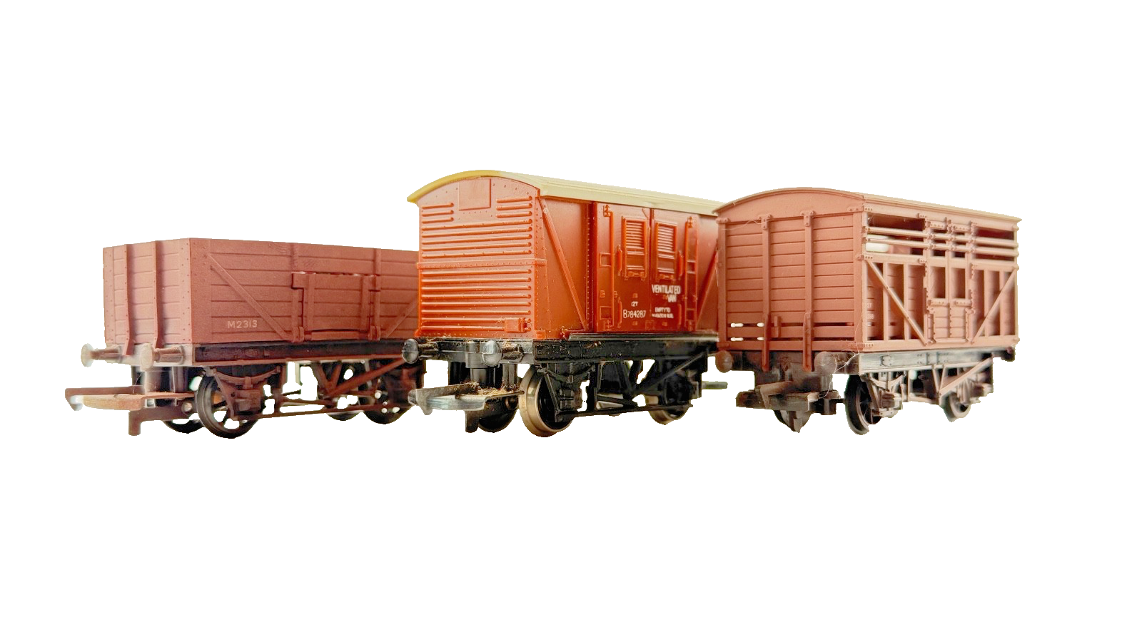 HORNBY/MAINLINE OO GAUGE - RAKE OF 3 WAGONS BR MINERAL CATTLE & VENT VANS