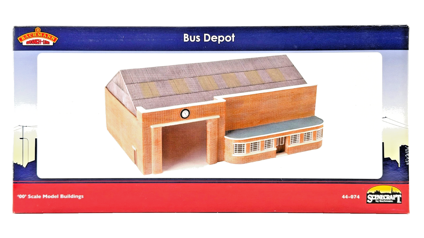 BACHMANN 00 GAUGE SCENECRAFT - 44-074 - BUS DEPOT GARAGE - NEW (IMPERFECT)