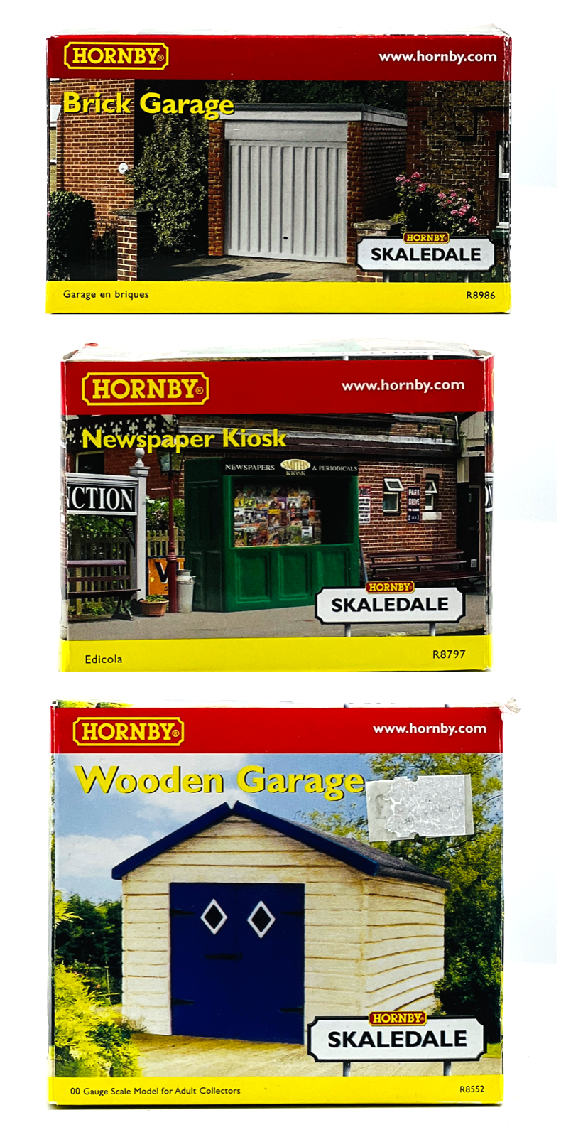 HORNBY SKALEDALE 00 GAUGE - R8552/R8986/R8797 - 2 X GARAGES & NEWSPAPER KIOSK