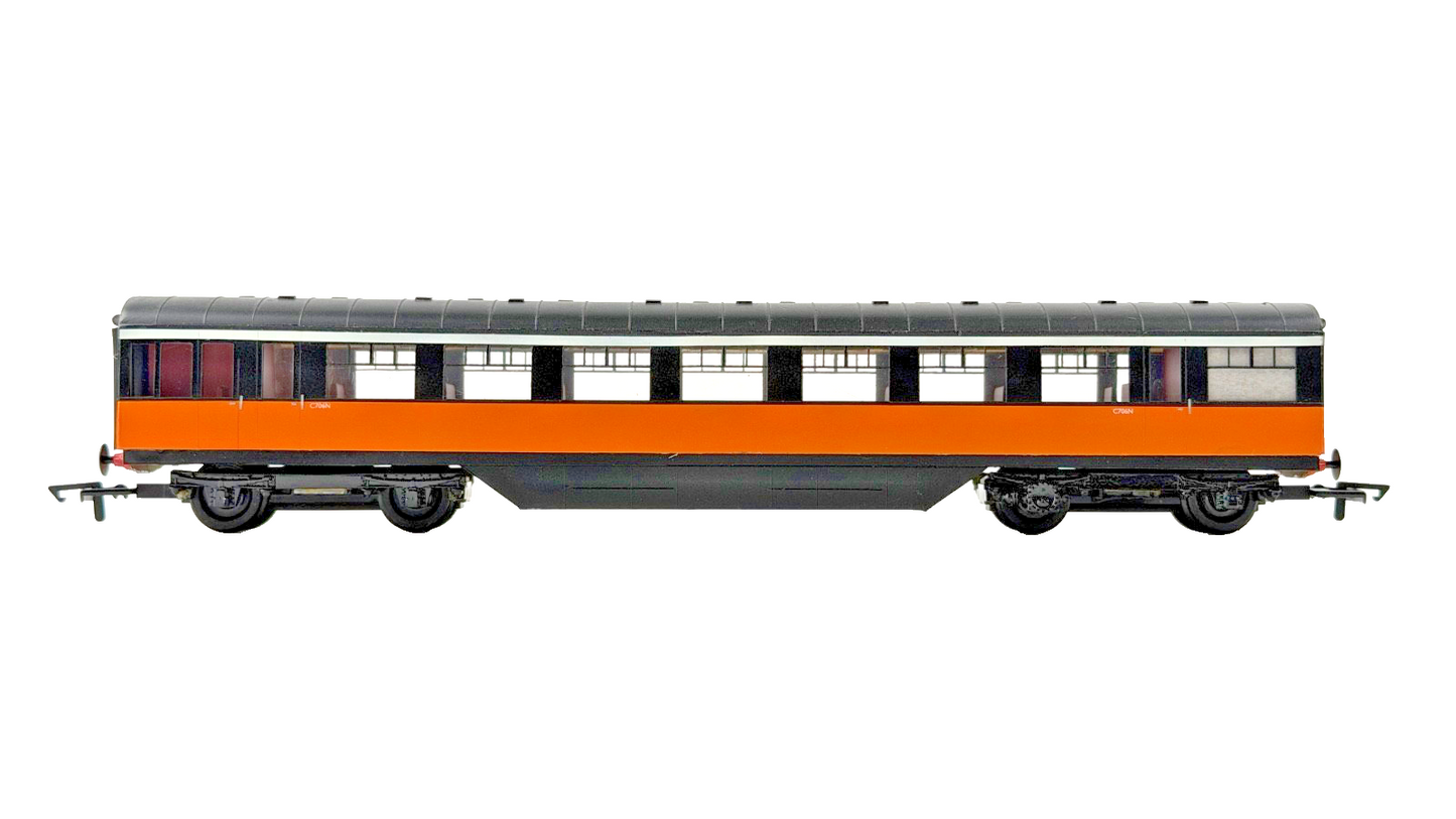 SILVER FOX MODELS OO GAUGE - IRISH RAIL ORANGE & BLACK BUT CLASS 700 RAILCAR SET