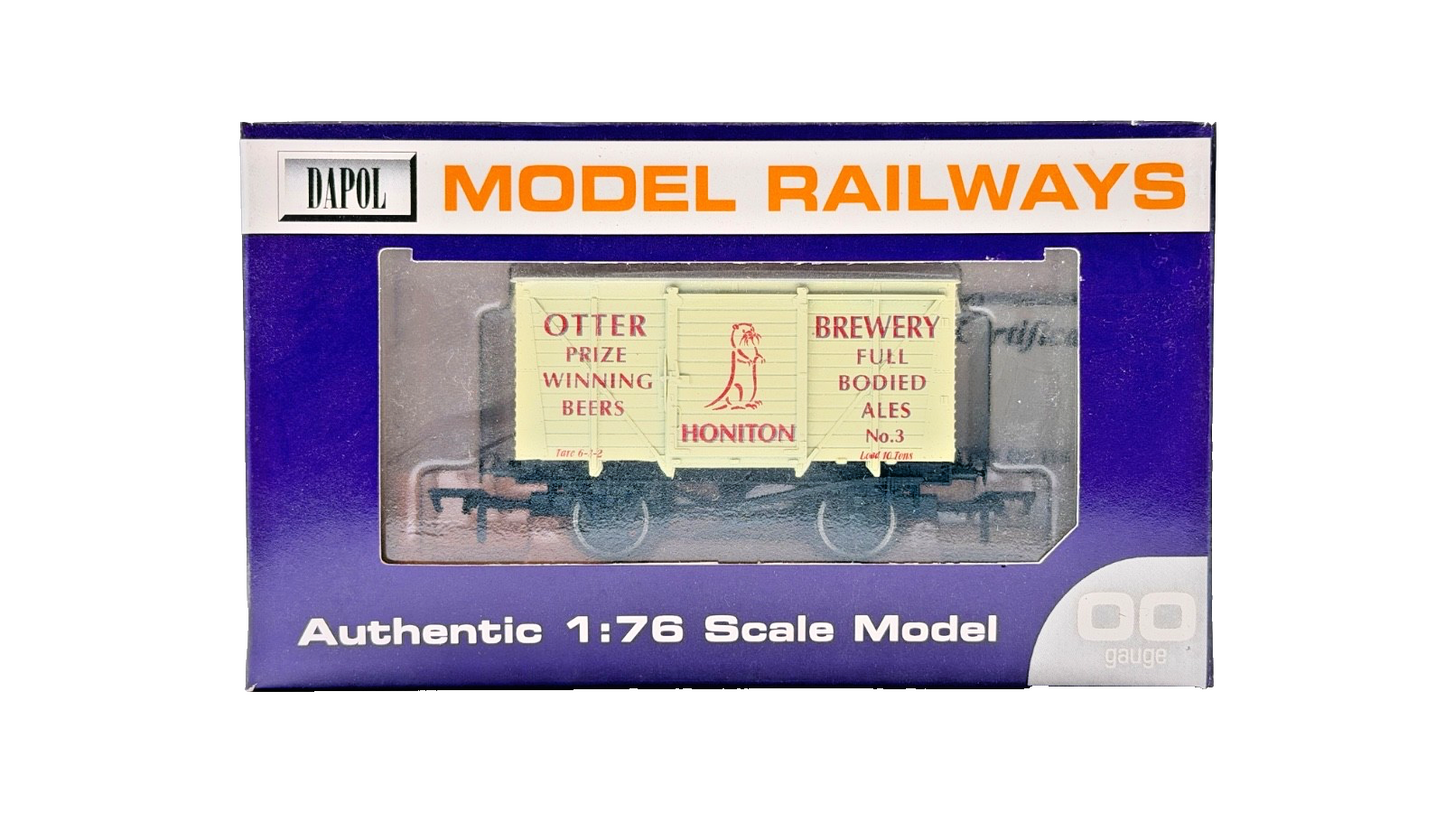 DAPOL 00 GAUGE - OTTER BREWERY PRIZE WINNING BEERS HONITON 3 (LIMITED EDITION)