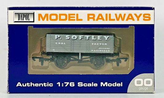 DAPOL 00 GAUGE - 'P.SOFTLEY' MASSINGHAM 7 PLANK WAGON NO.11 (1E PROMOTIONALS)