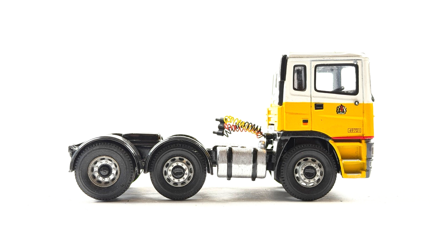 CORGI 1/50 SCALE ERF EC11 YELLOW & WHITE 6X2 TRACTOR UNIT UNBOXED