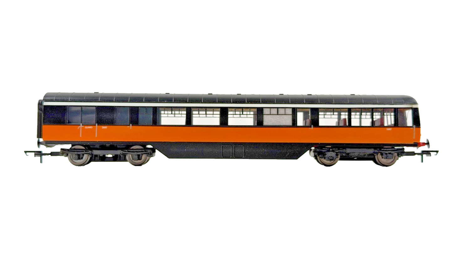 SILVER FOX MODELS OO GAUGE - IRISH RAIL ORANGE AEC CLASS 600 RAILCAR 2 CAR SET
