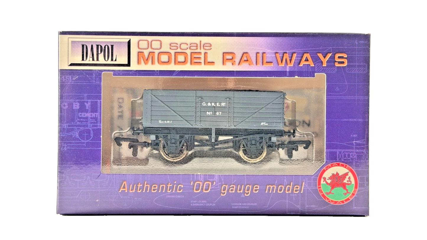 DAPOL 00 GAUGE - GARSTANG & KNOTT END RAILWAY PLANK WAGON 67 (LIMITED EDITION)