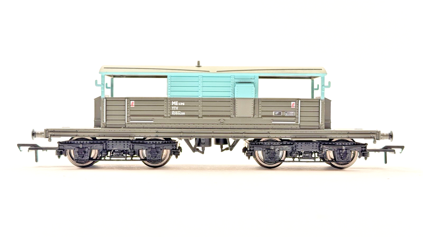 BACHMANN 00 GAUGE - 33-825X - QUEEN MARY BRAKE VAN DEPARTMENTAL GREY (KERNOW) UB