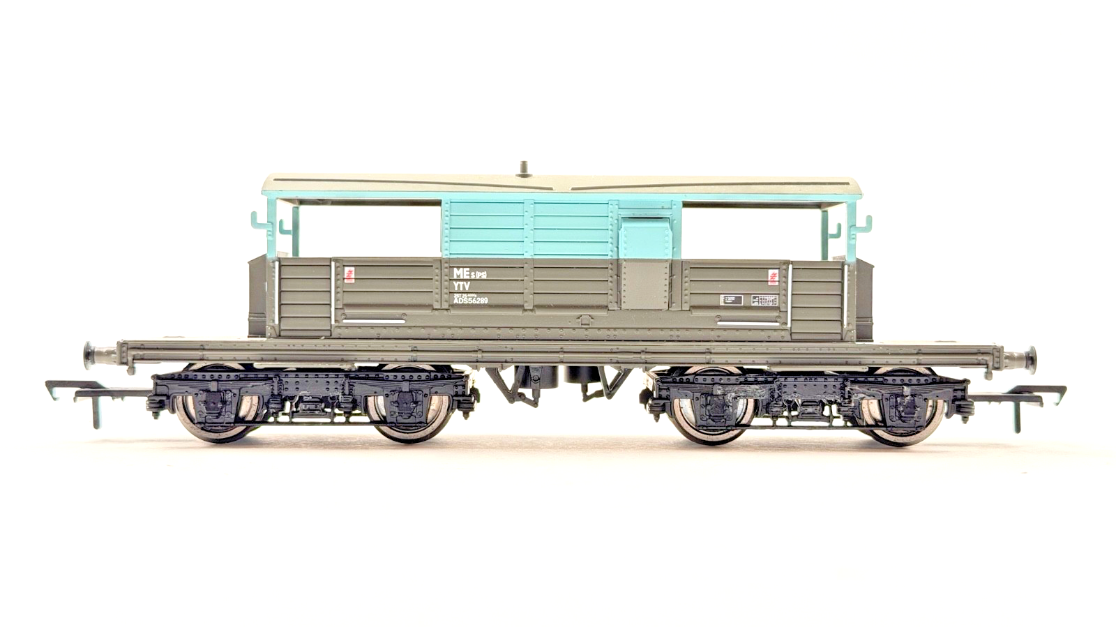 BACHMANN 00 GAUGE - 33-825X - QUEEN MARY BRAKE VAN DEPARTMENTAL GREY (KERNOW) UB