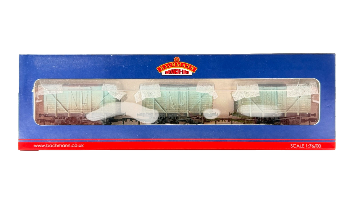 BACHMANN OO GAUGE - 38-190Z - SET OF 10T BR INSULATED VANS LIGHT BLUE WEATHERED
