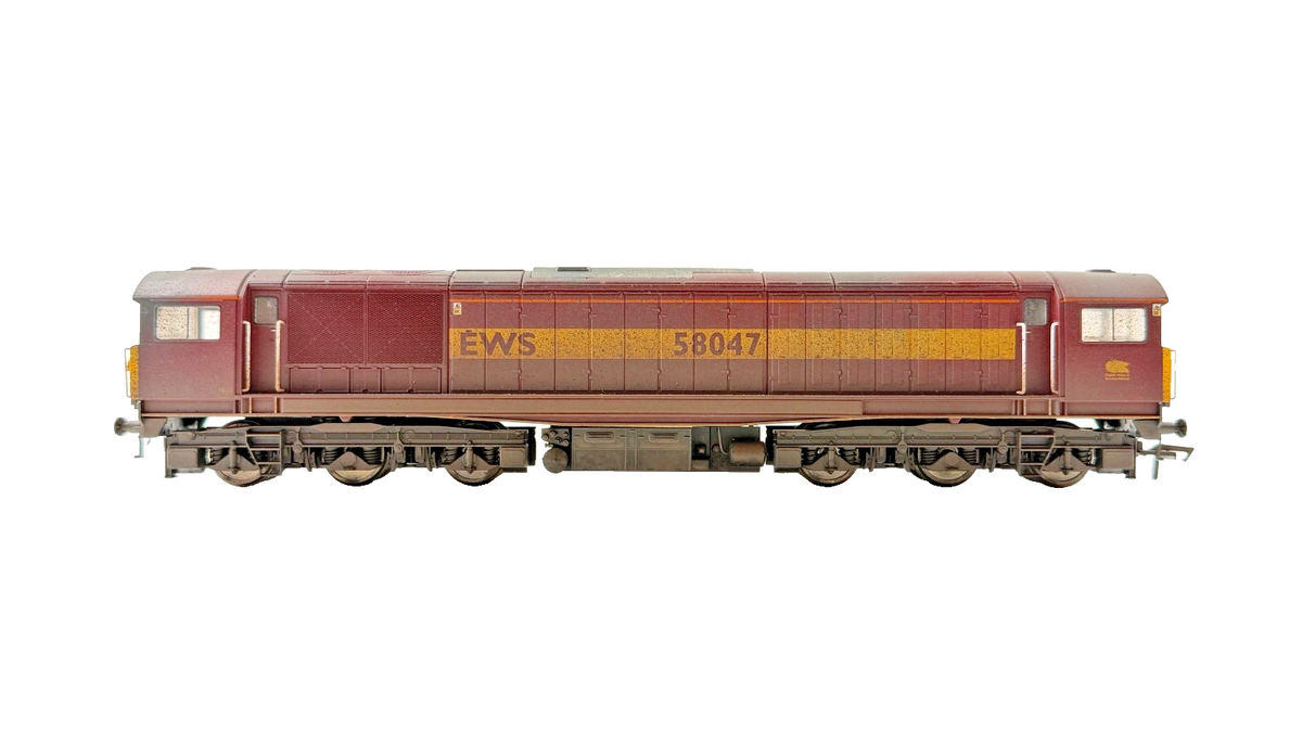 HELJAN OO GAUGE - 58041 - CLASS 58 DIESEL LOCOMOTIVE 58047 EWS MAROON GOLD BOXED