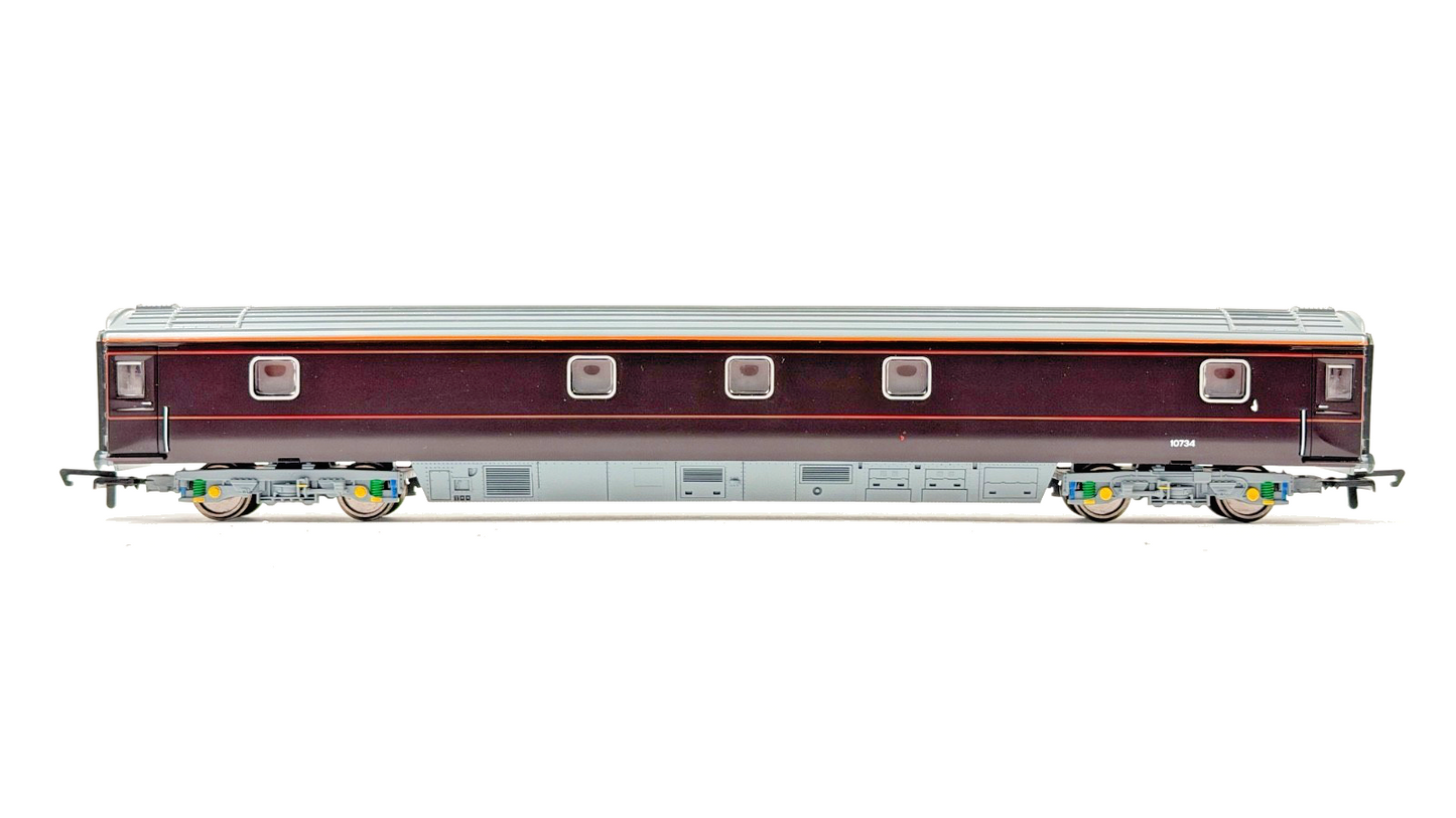 HORNBY 00 GAUGE - RAKE OF 3 ROYAL TRAIN MK3 PASSENGER COACHES W/SLEEPER UNBOXED