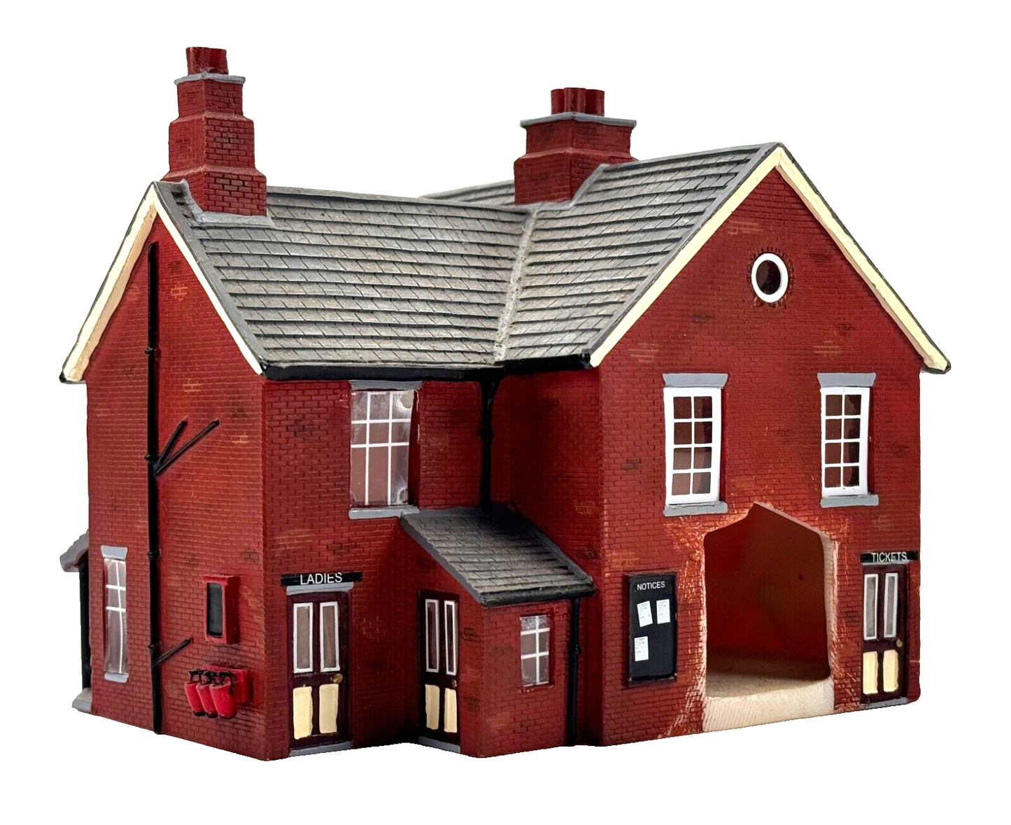 HORNBY 00 GAUGE SKALEDALE - R8529 - DERELICT STATION OFFICE - DAMAGED UNBOXED