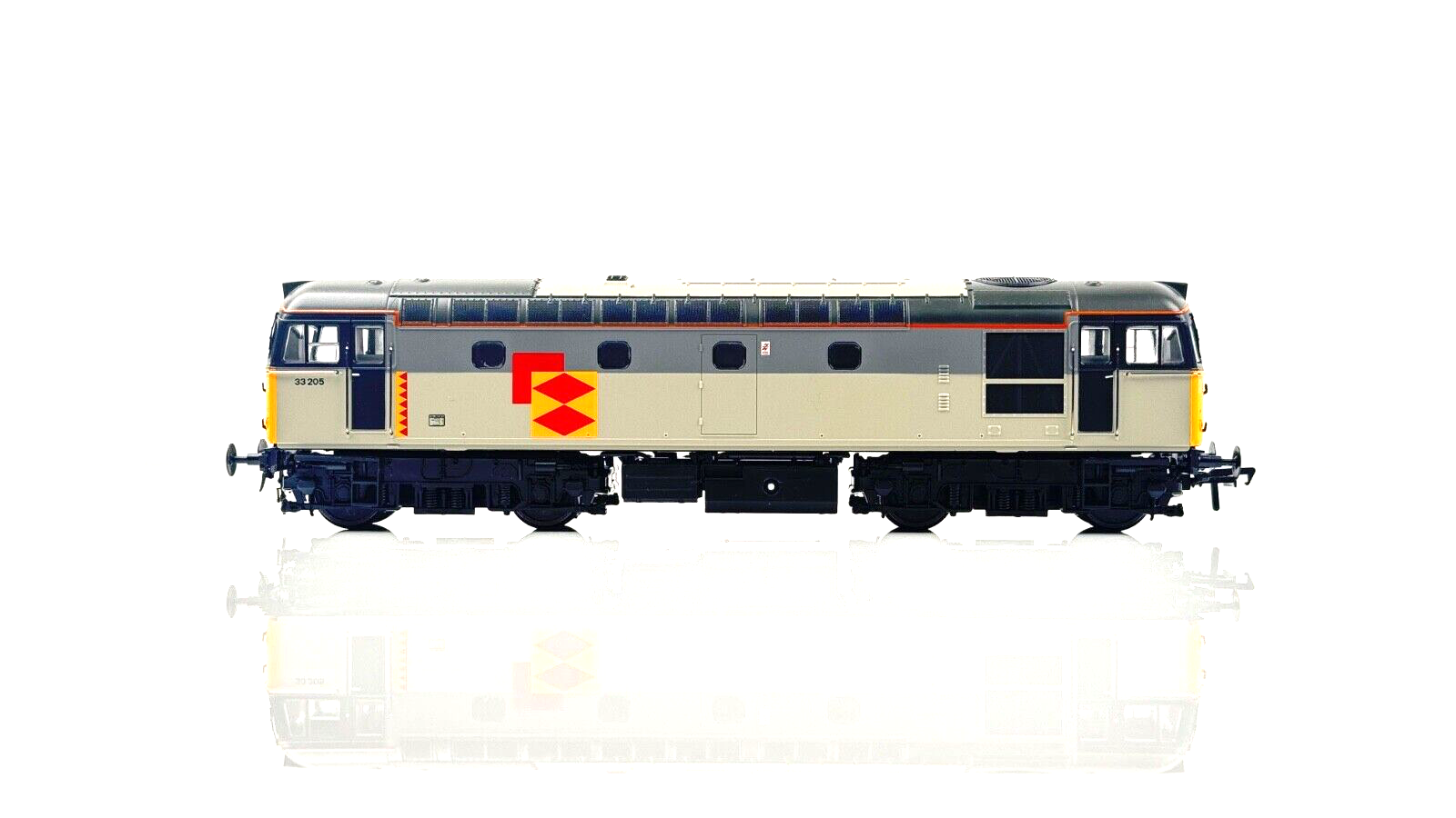 HELJAN 00 GAUGE - 3321 - CLASS 33 DIESEL 33205 RAILFREIGHT DISTRIBUTION RFD GREY