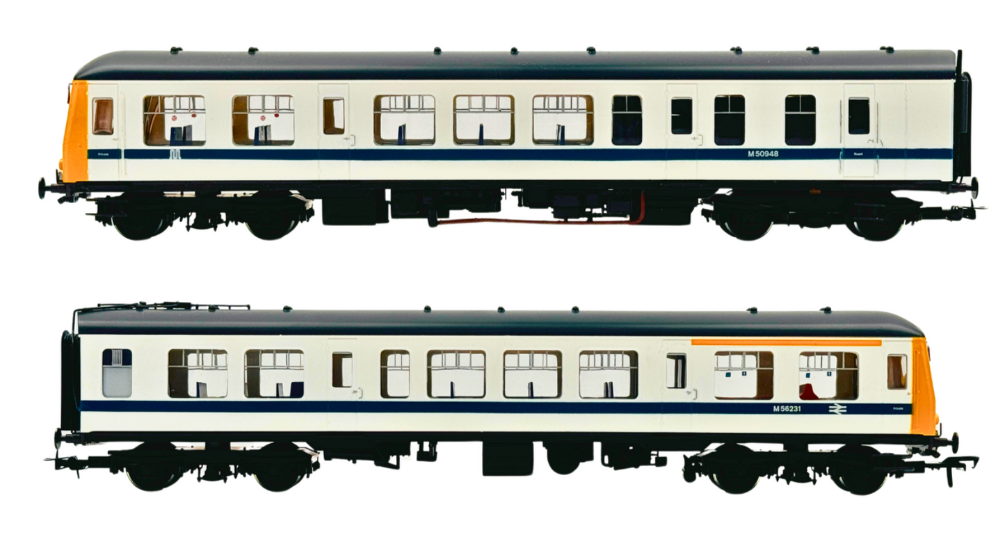 BACHMANN 00 GAUGE - 32-903 - CLASS 108 DMU 2 CAR BR WHITE "GREATER MANCHESTER"