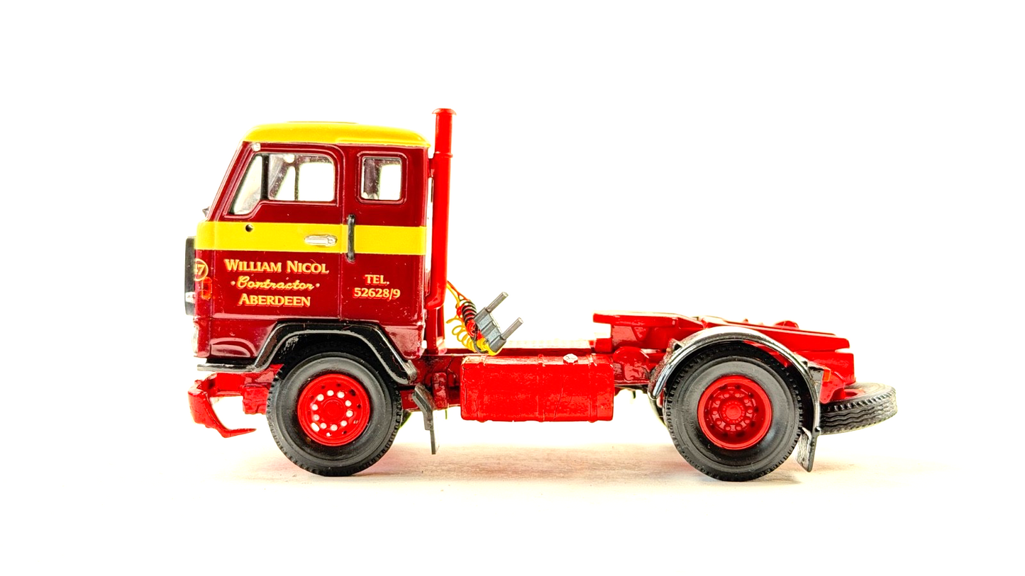 CORGI 1/50 SCALE CC13102 WILLIAM NICOL VOLVO F88 4X2 TRACTOR UNIT UNBOXED SPARES