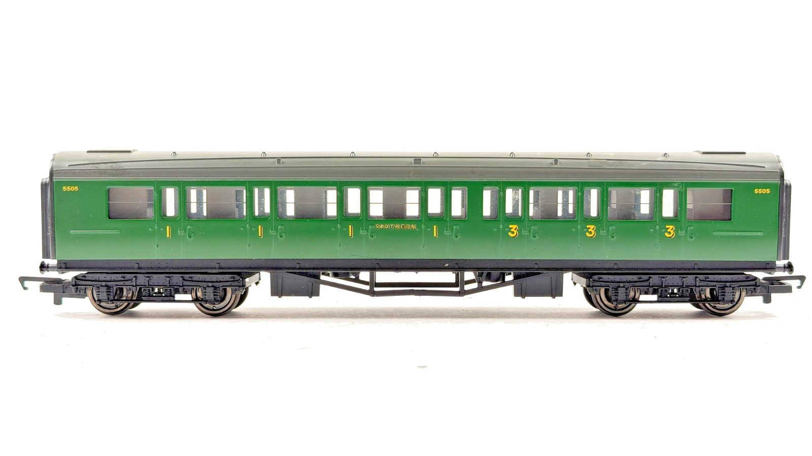 HORNBY OO GAUGE SR SOUTHERN MALACHITE GREEN PASSENGER COACH 5505 UNBOXED