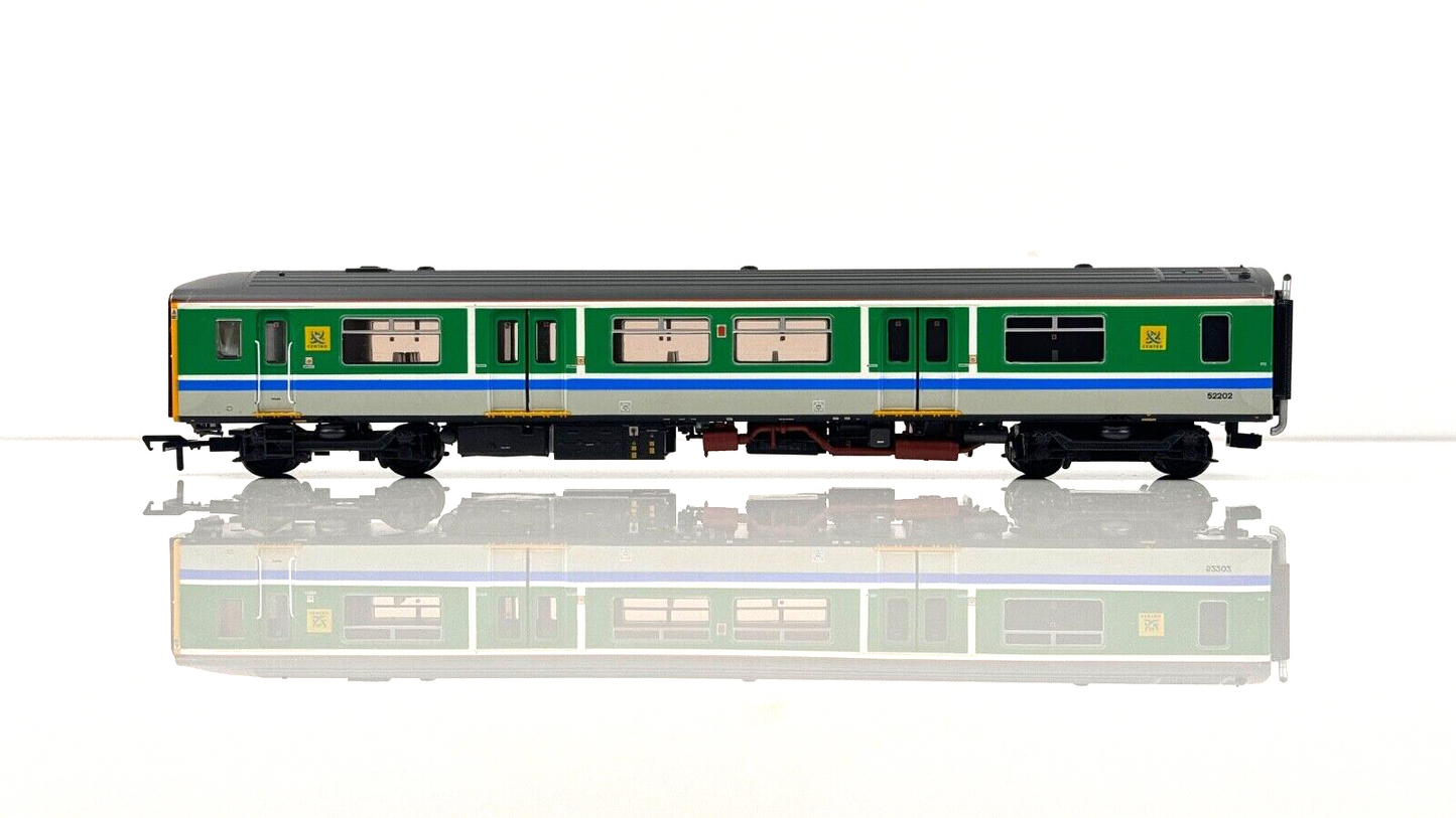 BACHMANN 00 GAUGE - 32-937 - CLASS 150/2 DMU 150202 CENTRO LIVERY - BOXED