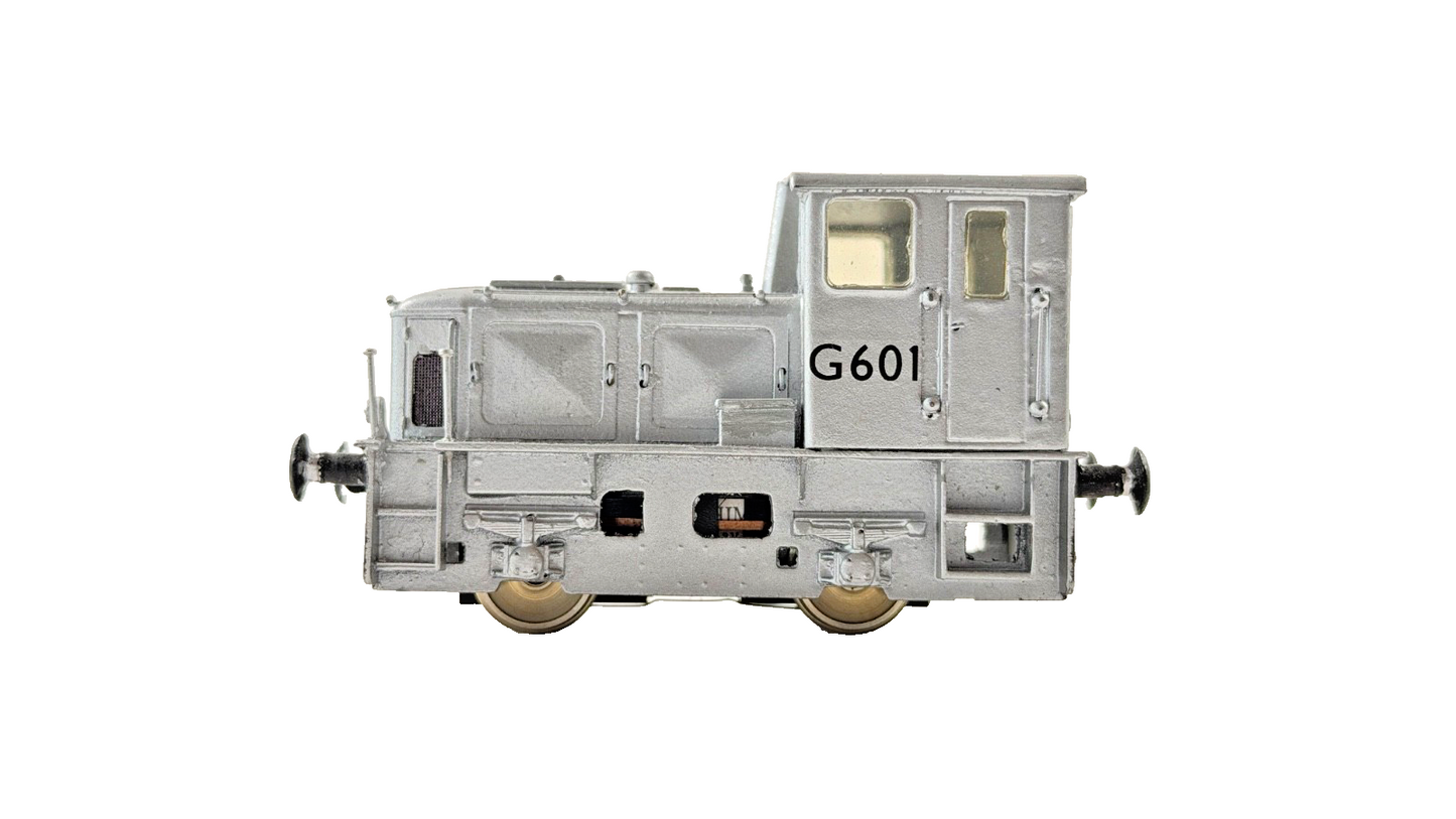 SILVER FOX MODELS OO GAUGE - IR/IE IRISH RAIL SILVER DEUTZ SHUNTER G601 BOXED