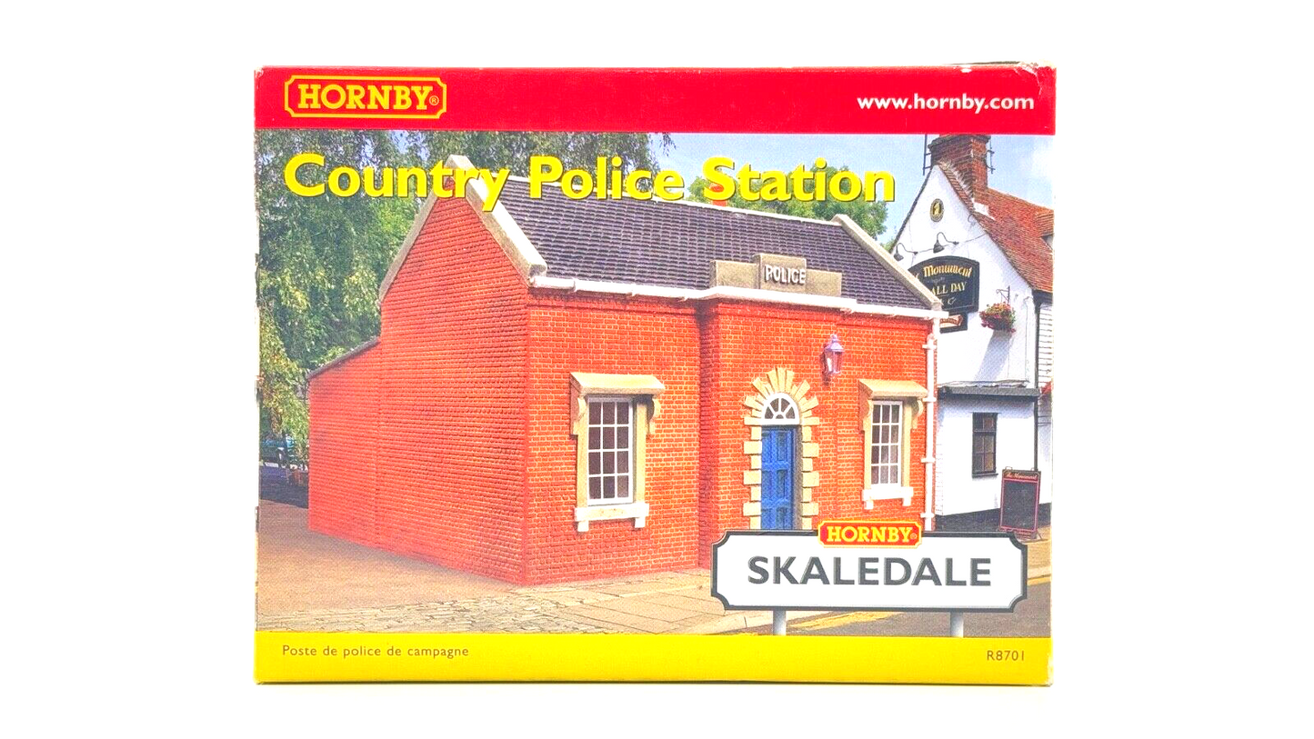 HORNBY 00 GAUGE SKALEDALE - R8701 - COUNTRY POLICE STATION - BOXED