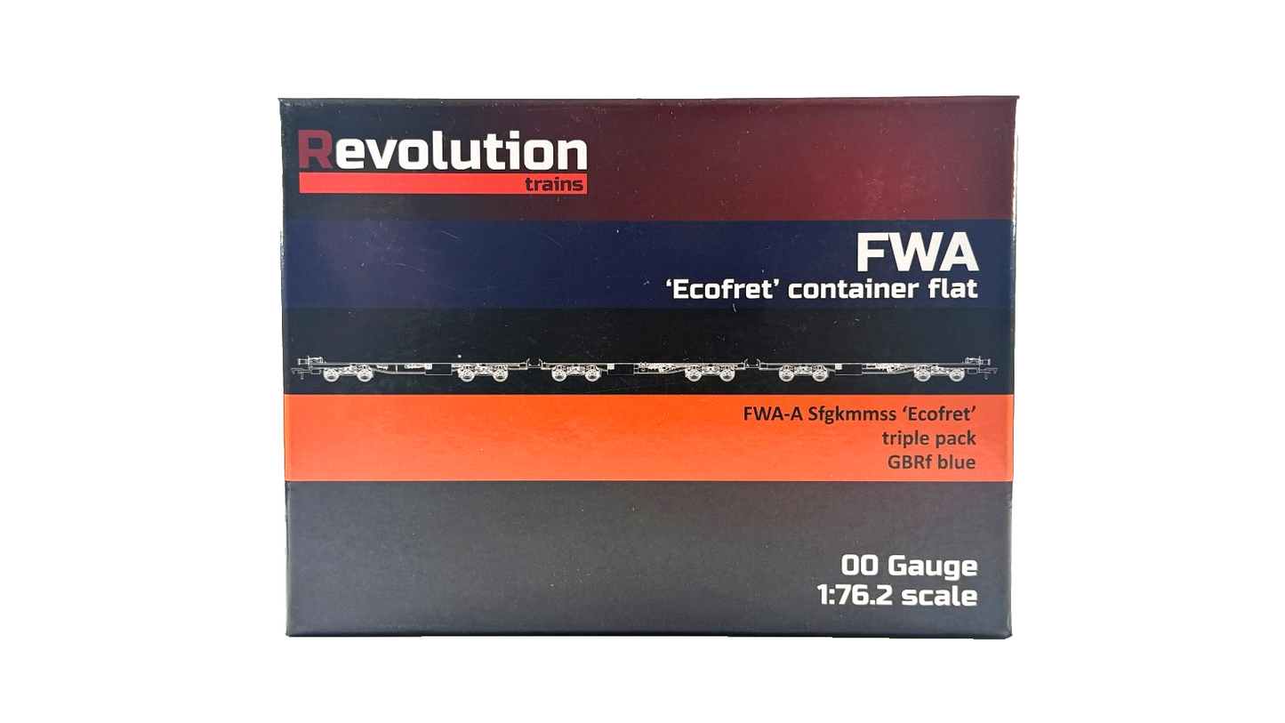 REVOLUTION TRAINS OO GAUGE - FWA-4111A - ECOFRET CONTAINER FLAT TRIPLE PACK