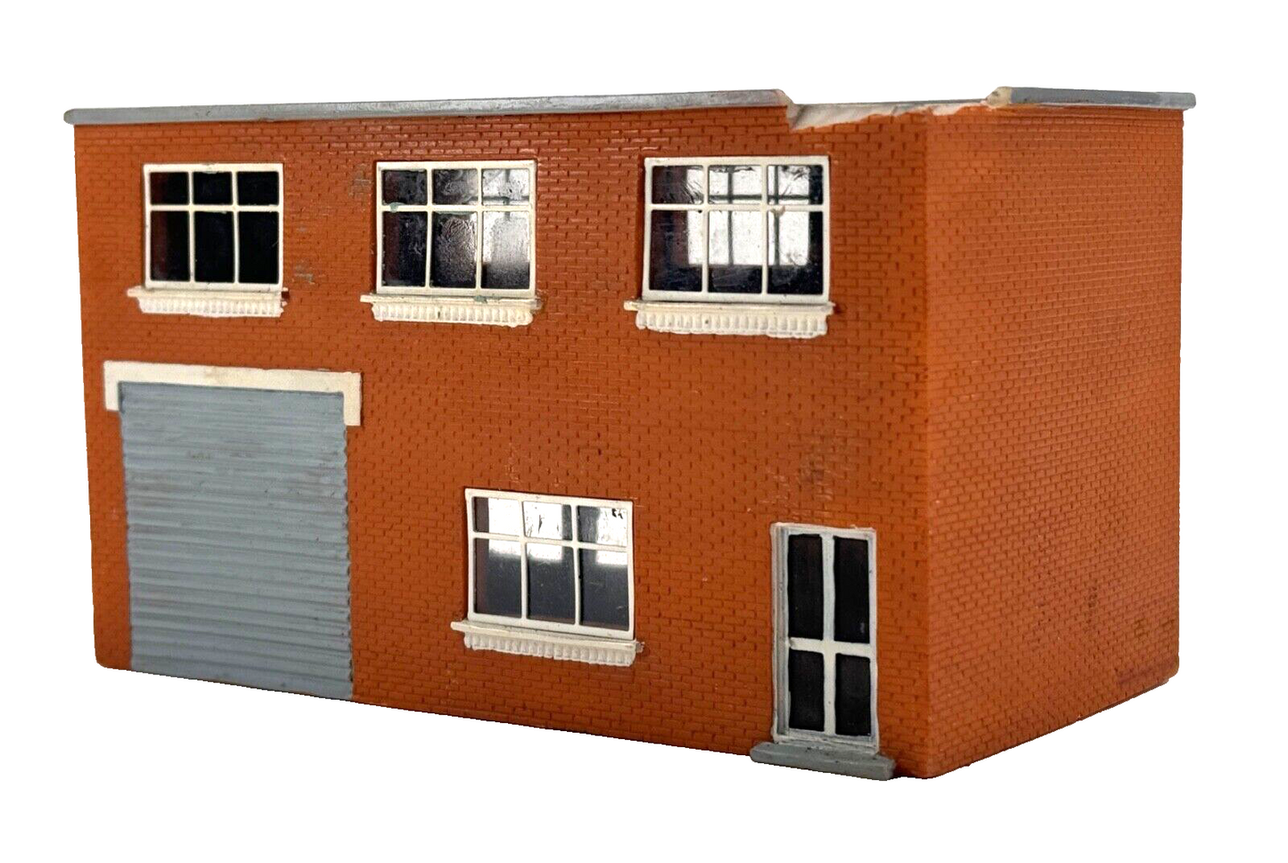 HORNBY 00 GAUGE SKALEDALE - R8750 - RUN DOWN FINE FOODS SUPERMARKET - UNBOXED