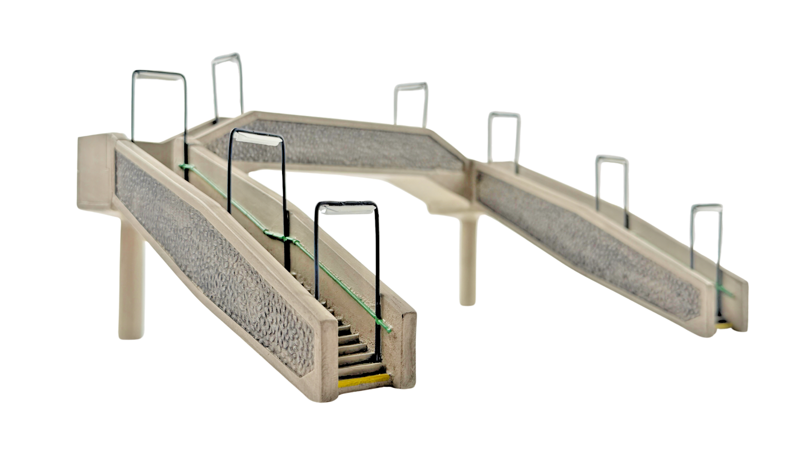 BACHMANN SCENECRAFT OO GAUGE - 44-023 - CONCRETE FOOTBRIDGE - (NEEDS REPAIR)
