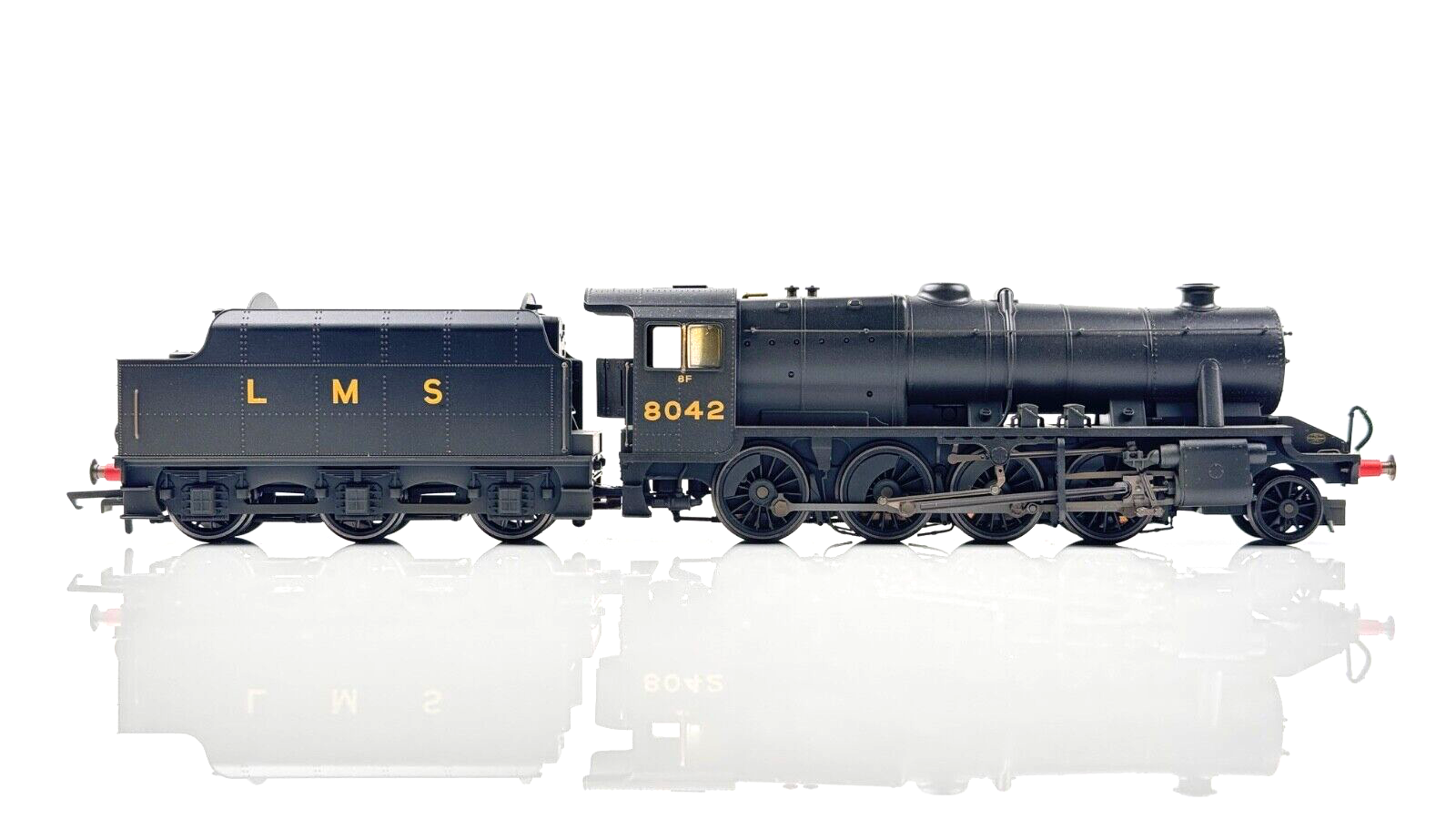 HORNBY 00 GAUGE - R2249 - LMS BLACK 2-8-0 CLASS 8F LOCOMOTIVE WEATHERED 8042