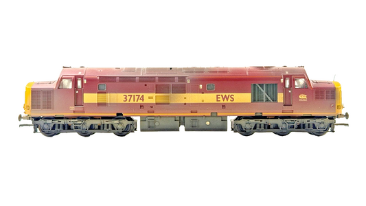 NQP BACHMANN 00 GAUGE - 32-786 - CLASS 37 DIESEL 37174 EWS DOMINO HEADCODE (W)
