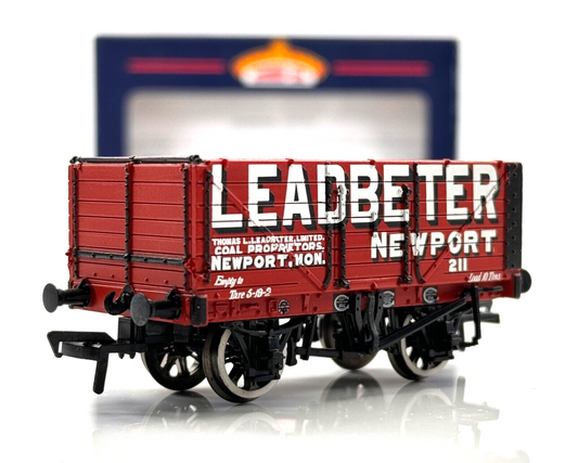 BACHMANN 00 GAUGE - 37-080H - 7 PLANK END DOOR WAGON 'LEADBETER' PONTYPOOL BOXED