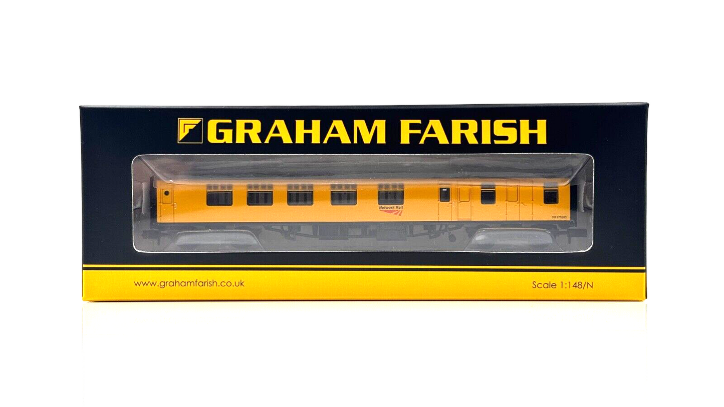 GRAHAM FARISH N GAUGE - 374-089 - BR MK1 BCK BRAKE COMPOSITE NETWORK RAIL YELLOW