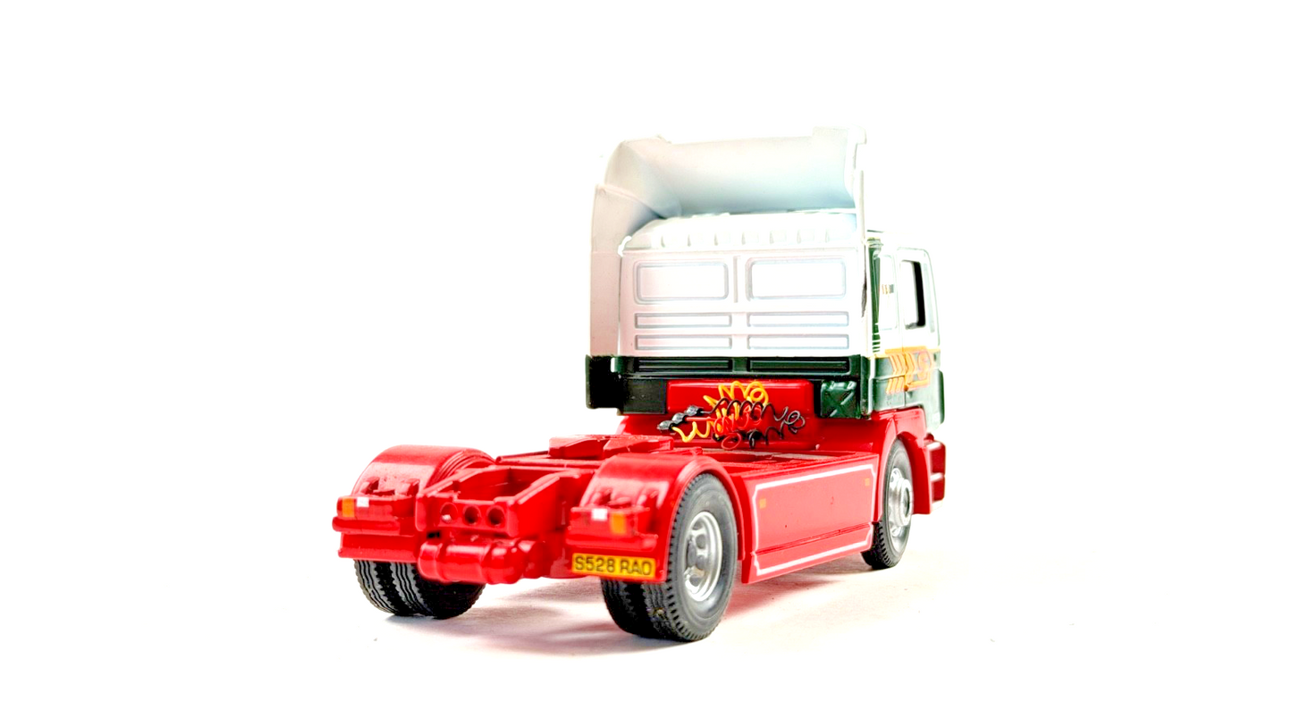CORGI 1/50 SCALE EDDIE STOBART MAN "LINDSAY" 4X2 TRACTOR UNIT UNBOXED