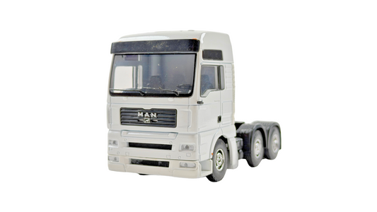 B.V LION TOYS 1/50 SCALE DIECAST MAN TGA 26.530 WHITE TRACTOR + MIRRORS UNBOXED