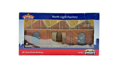 BACHMANN OO GAUGE SCENECRAFT - 44-021 - NORTH LIGHT FACTORY - BOXED