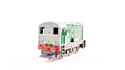 HORNBY OO GAUGE BR GREEN CLASS 08 DIESEL SHUNTER 13012 & WAGON RAKE UNBOXED