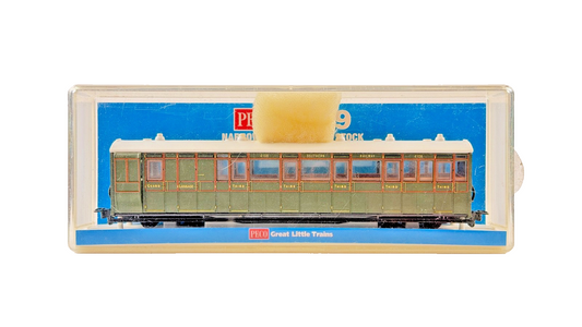 PECO OO9 SCALE - GR-421A - BRAKE COMPOSITE COACH SR LIVERY NO.4108 GREEN BOXED