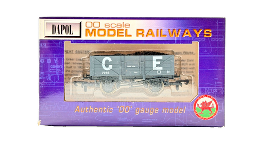 DAPOL 00 GAUGE - GREAT EASTERN GE GREY PLANK WAGON NO.7748 (LIMITED EDITION)