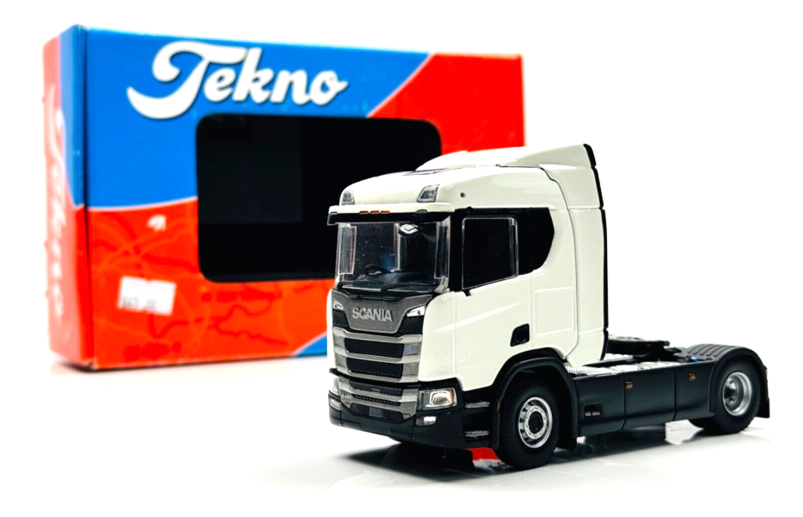 TEKNO 1/50 SCALE - 70940 - SCANIA R SERIES TRACTOR CAB UNIT WHITE - BOXED