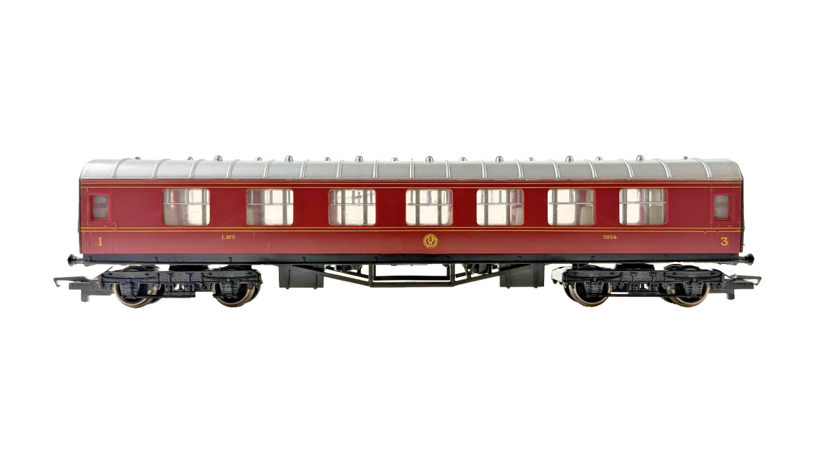HORNBY OO GAUGE - RAKE OF 2 LMS MAROON STANIER PASSENGER COACHES UNBOXED