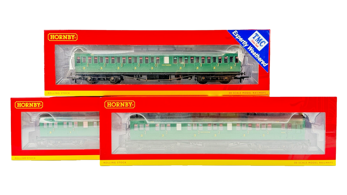 HORNBY OO GAUGE - R4793/R4794/R4795 - SR EX LSWR MAUNSELL GREEN COACHES X 3