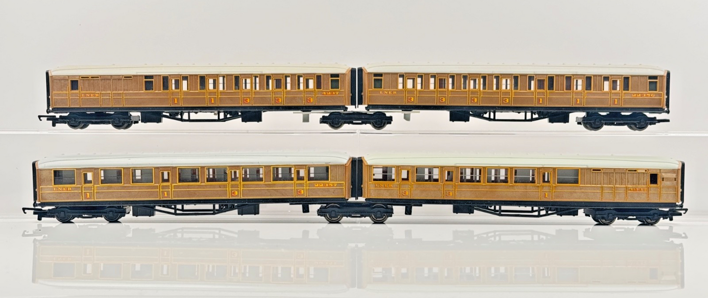 HORNBY 00 GAUGE - CUSTOM REFINISHED LNER TEAK GRESLEY ARTICULATED COACH RAKE