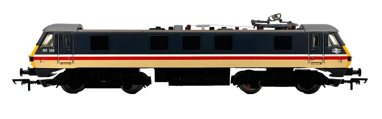 HORNBY 00 GAUGE - R3585 - CLASS 90 ELECTRIC LOCOMOTIVE 90135 INTERCITY - BOXED