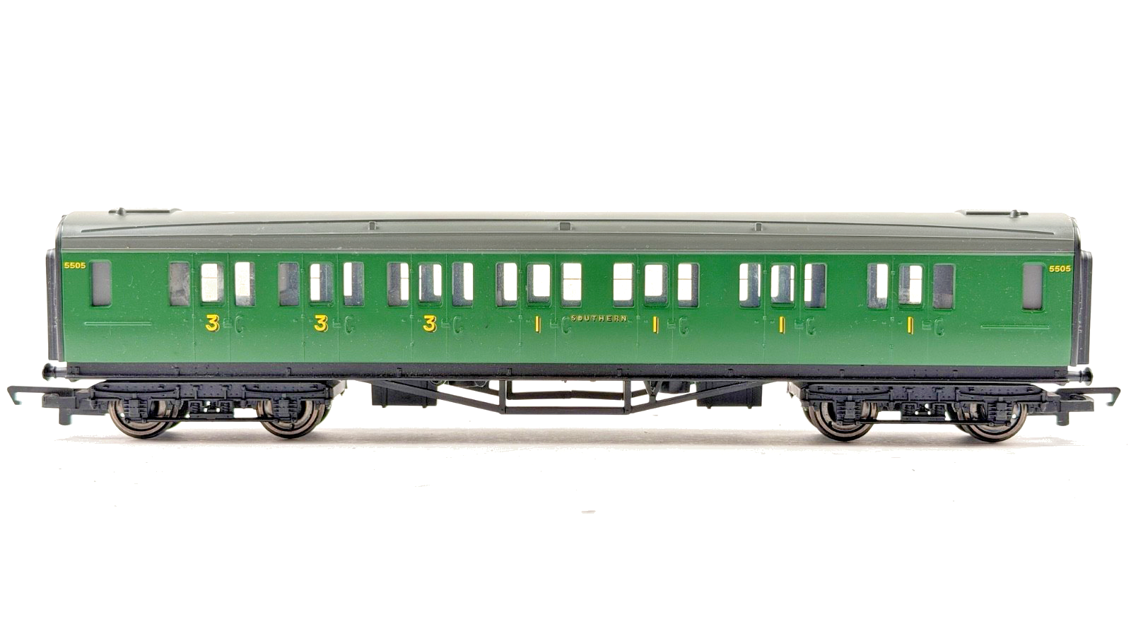 HORNBY OO GAUGE SR SOUTHERN MALACHITE GREEN PASSENGER COACH 5505 UNBOXED